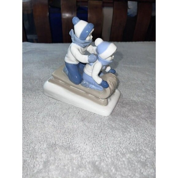 PAUL SEBASTIAN Porcelana De Cuernavaca Mexico Children On Sled Porcelain Holiday - Picture 2 of 8